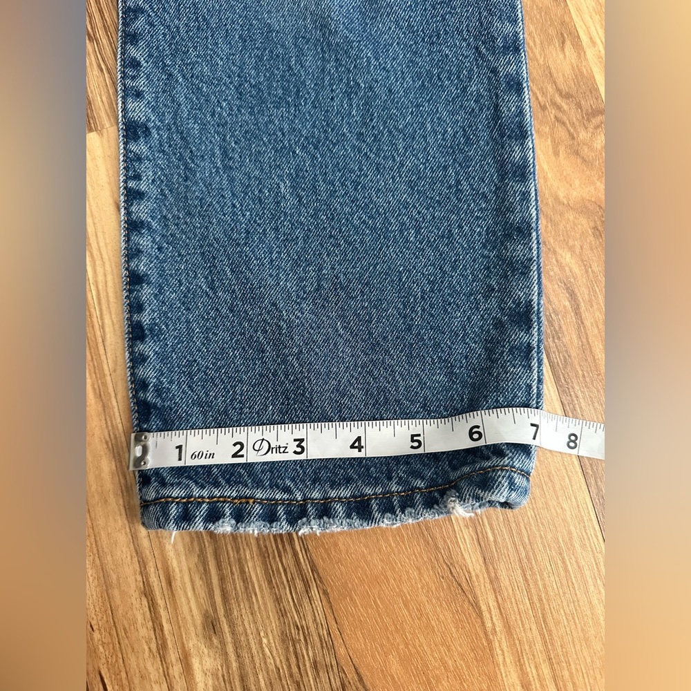 Levi’s Women’s High Rise Straight Leg Cropped Distressed Jeans Button Fly 28 - Picture 11 of 14